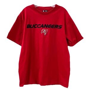 Tampa Bay Buccaneers Men's‎ T-shirt L Red NFL Apparel Flag & Bucs Spellout  Logo